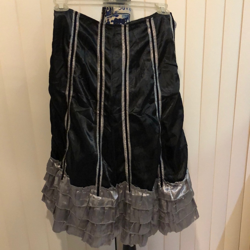 ANNVA SKIRT